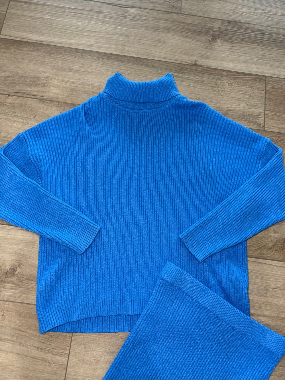 bright blue Ribbed Knit Skirt set high-waisted midi skirt & turtleneck sweater - Picture 4 of 8